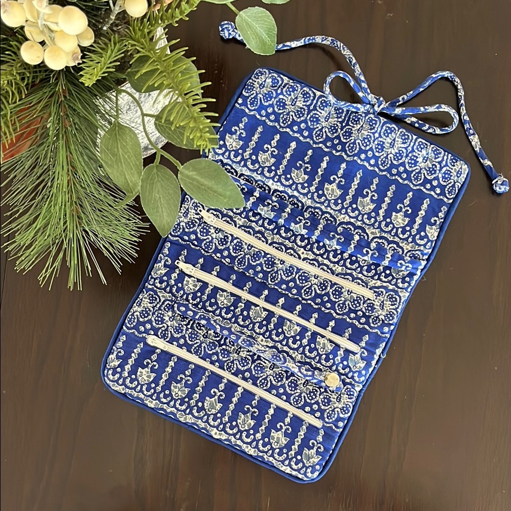 NWOT Elegant Blue & White Jewelry Organizer Roll Up, 100% Cotton, Floral 12”x8”